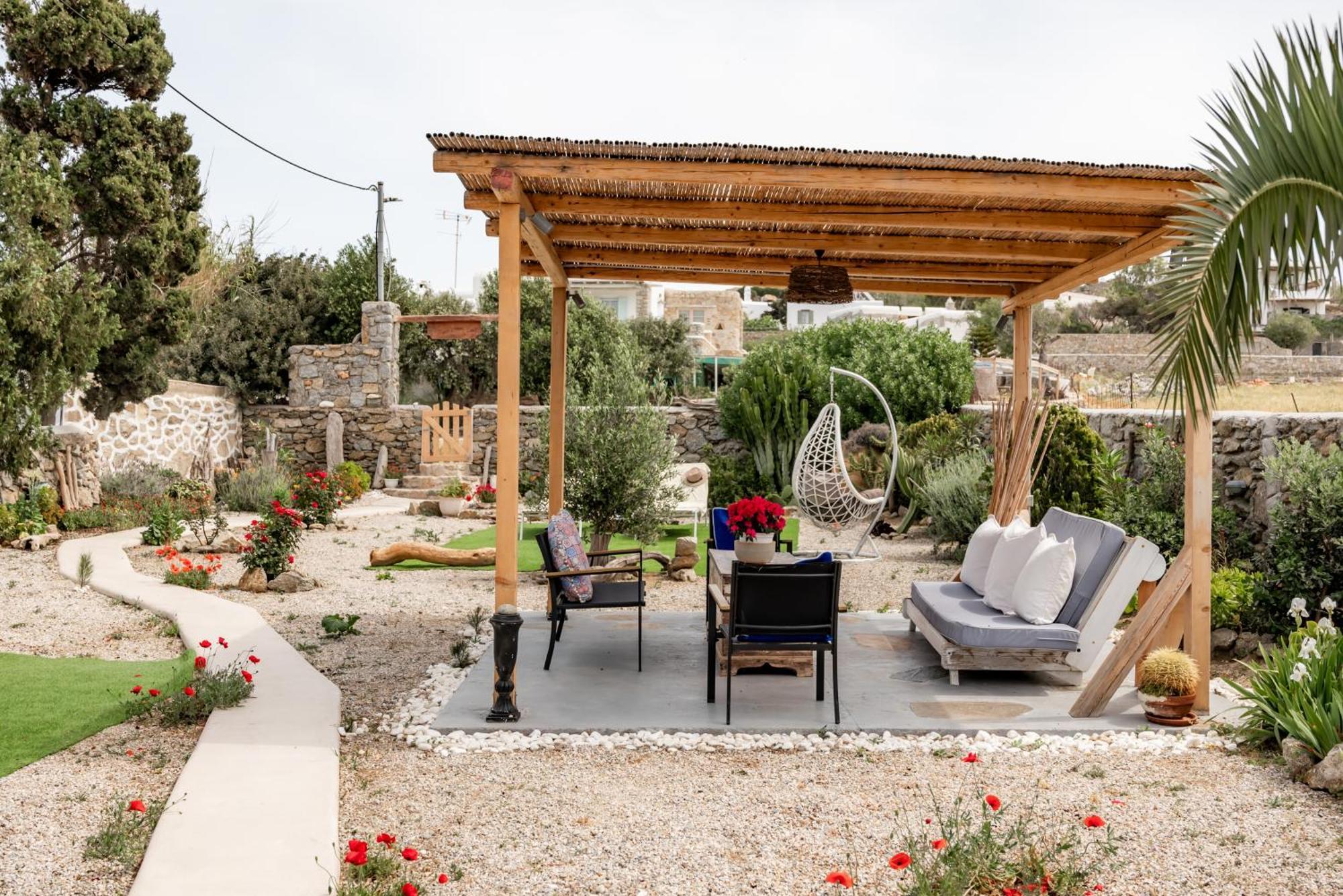 Honey Bee House Apartment