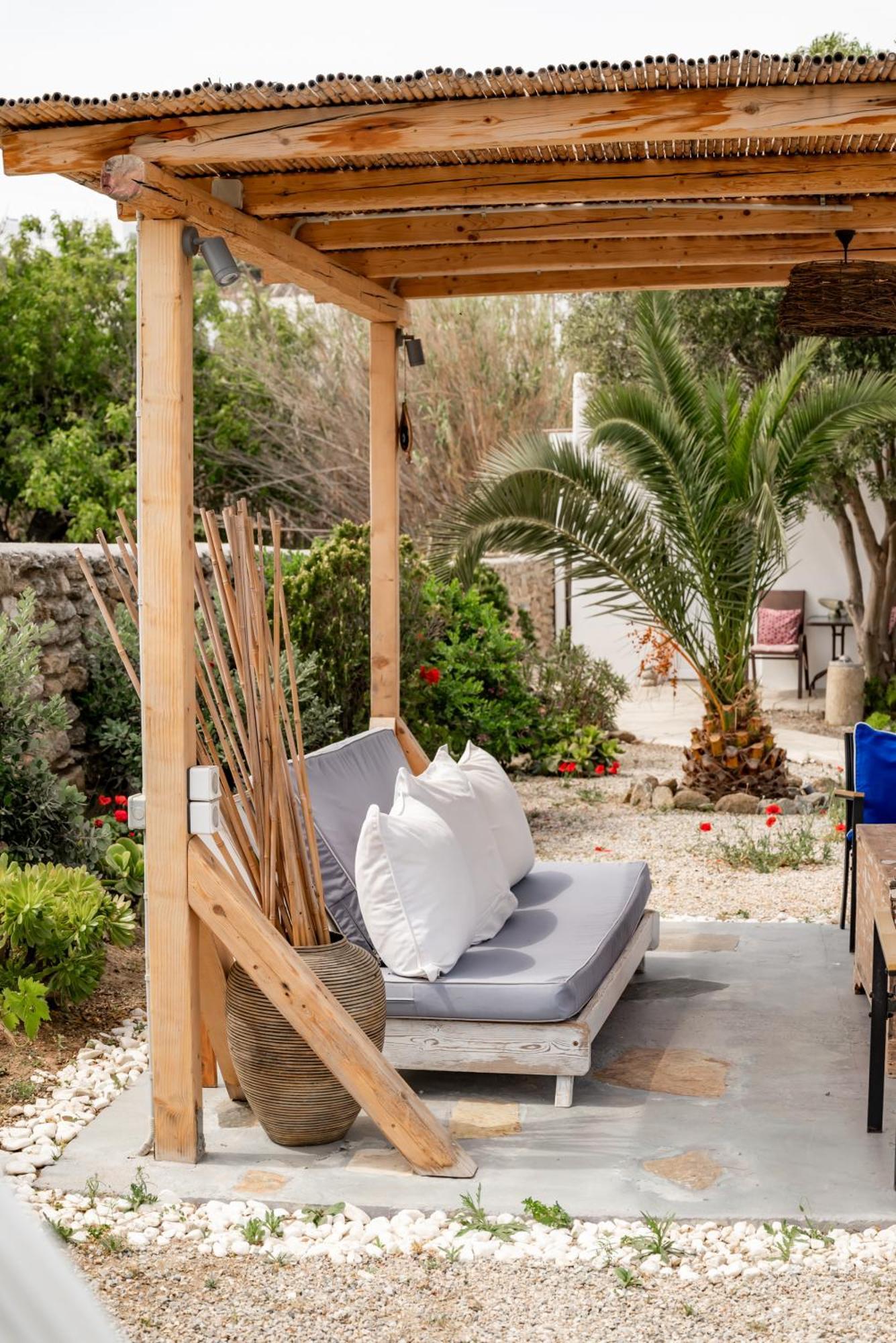 Honey Bee House * Mykonos Town