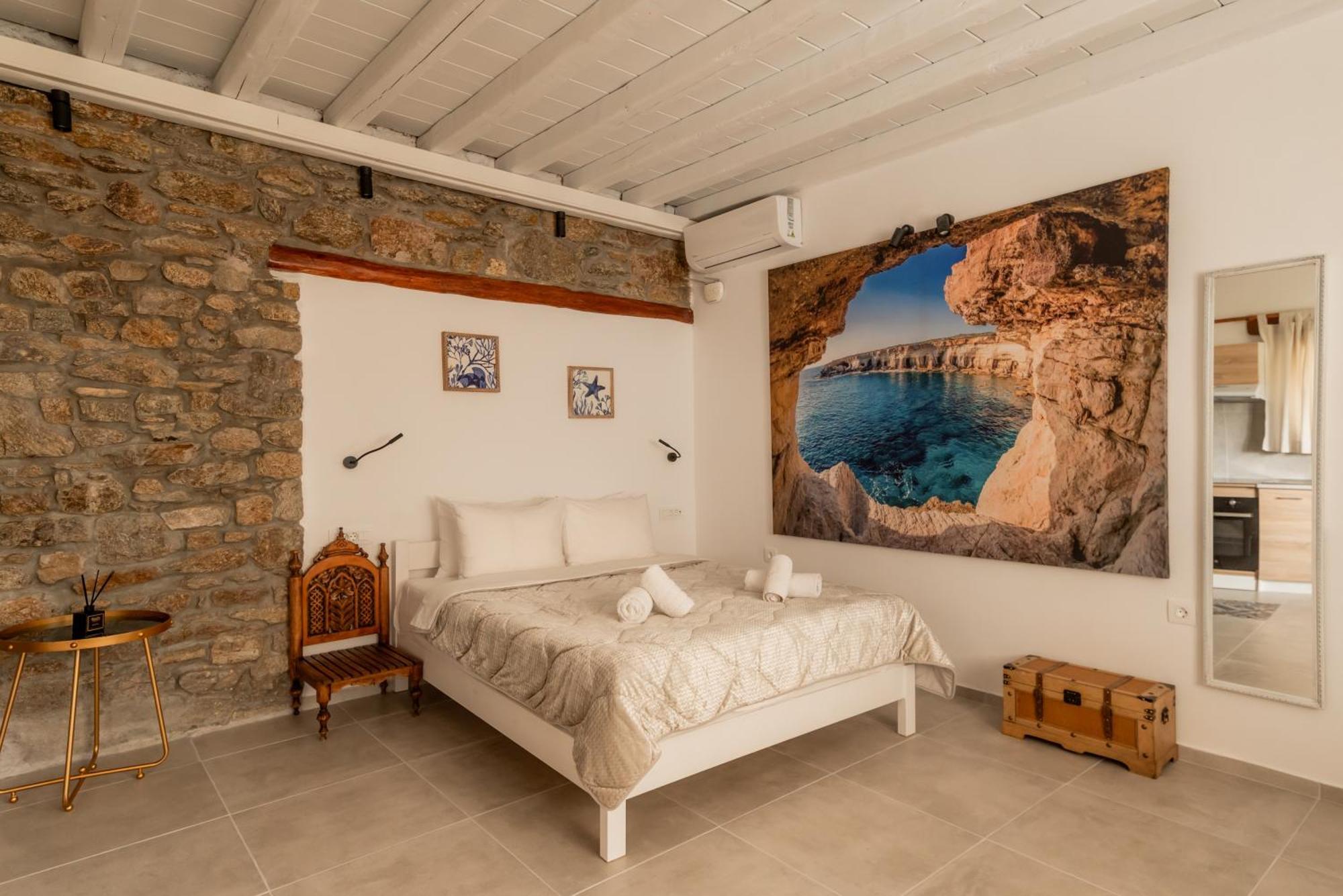 Honey Bee House Apartment *