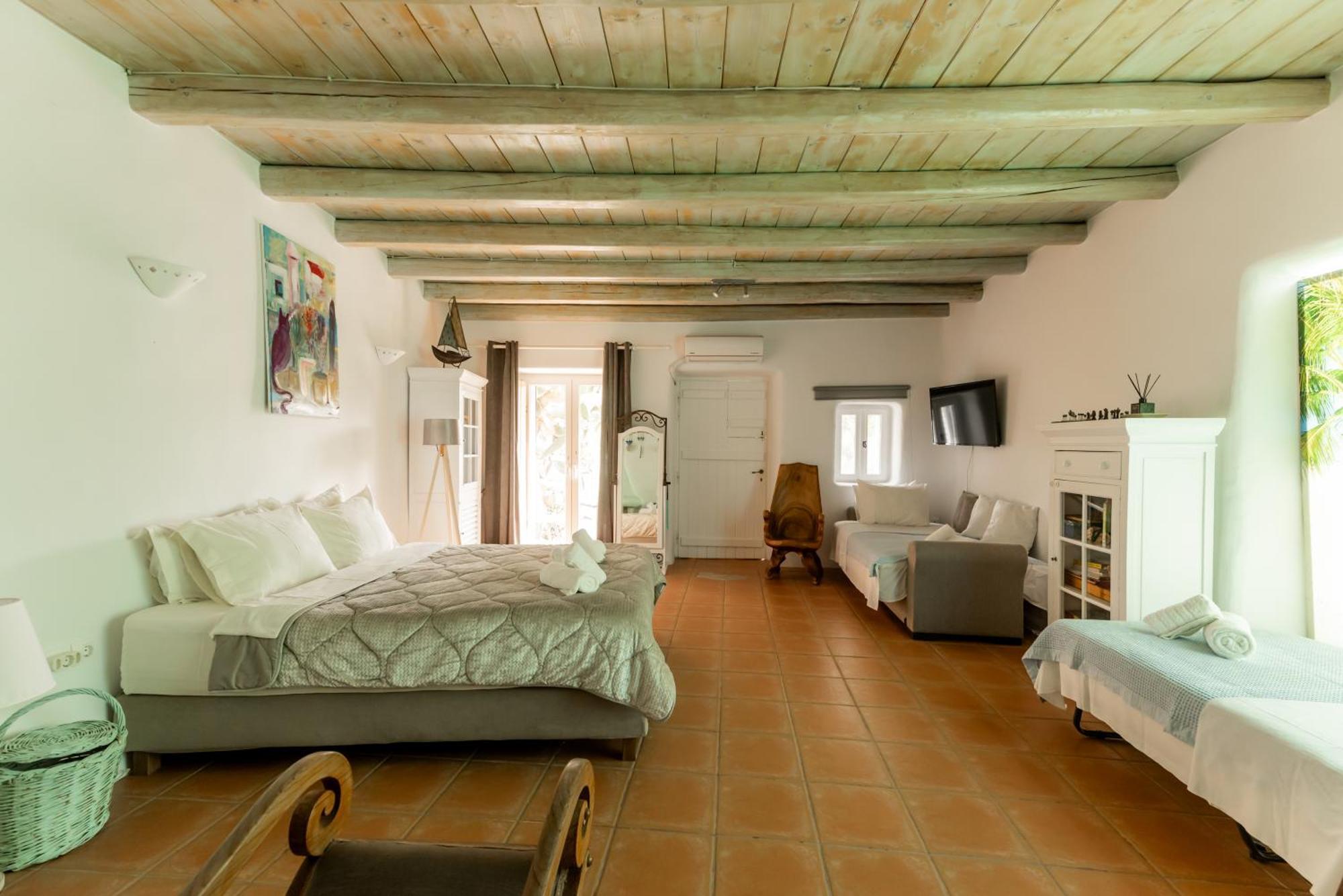 Honey Bee House Apartment *