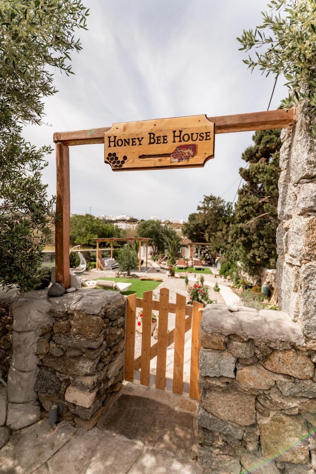 Honey Bee House Apartment